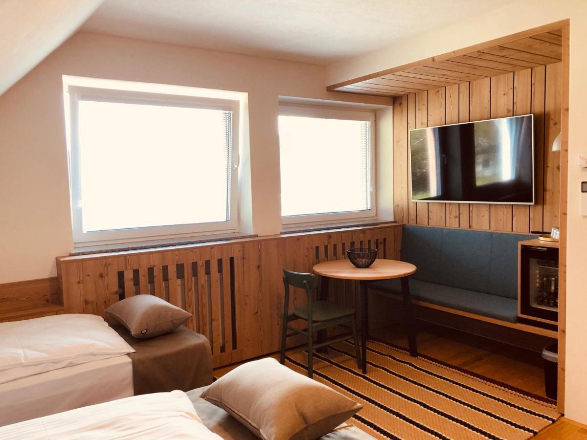 Na Vasi Restavracija In Prenocisca Hotell Škofja Loka Exteriör bild