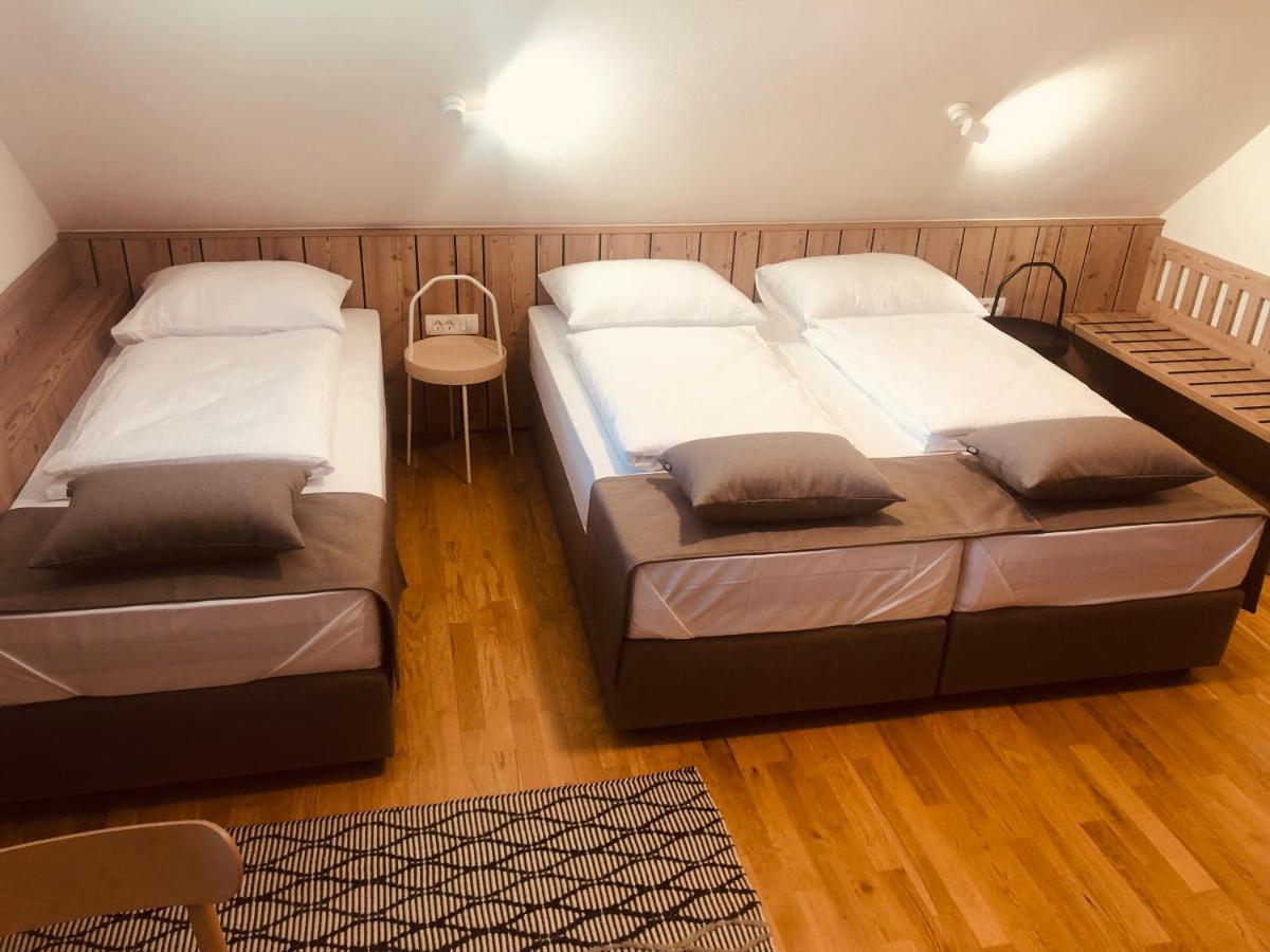 Na Vasi Restavracija In Prenocisca Hotell Škofja Loka Exteriör bild