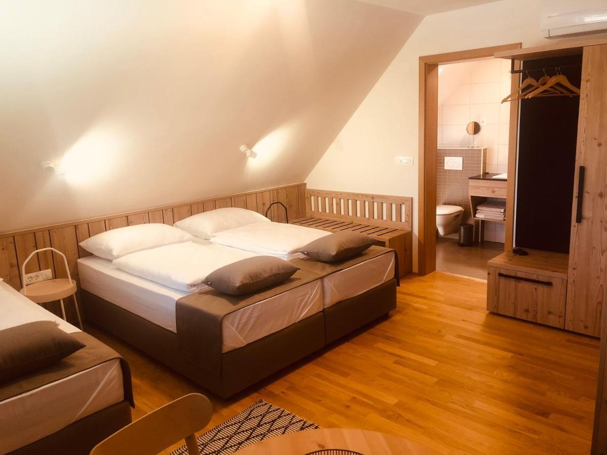 Na Vasi Restavracija In Prenocisca Hotell Škofja Loka Exteriör bild