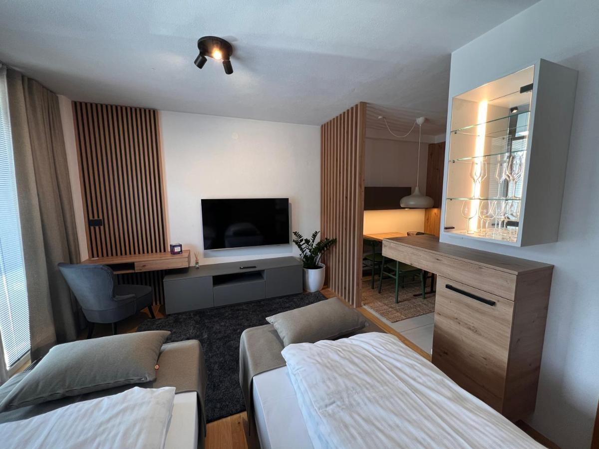 Na Vasi Restavracija In Prenocisca Hotell Škofja Loka Exteriör bild