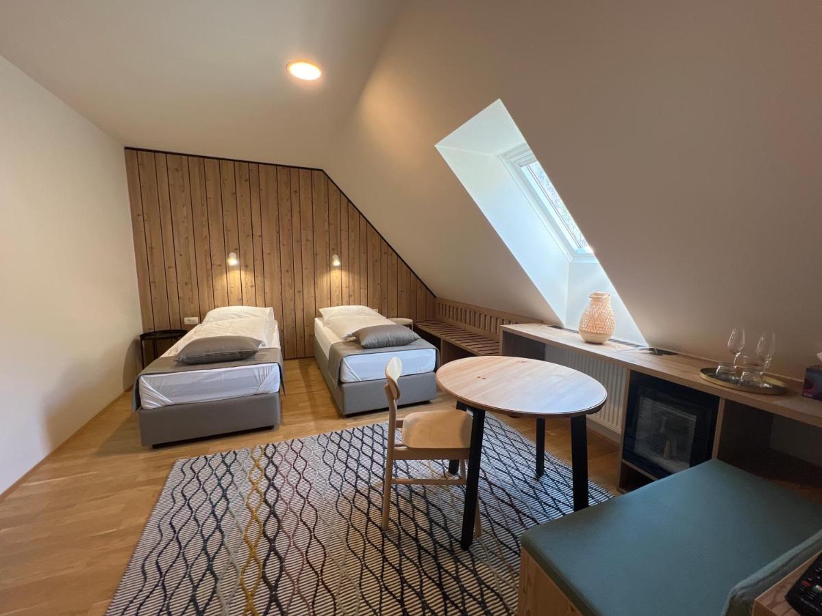 Na Vasi Restavracija In Prenocisca Hotell Škofja Loka Exteriör bild