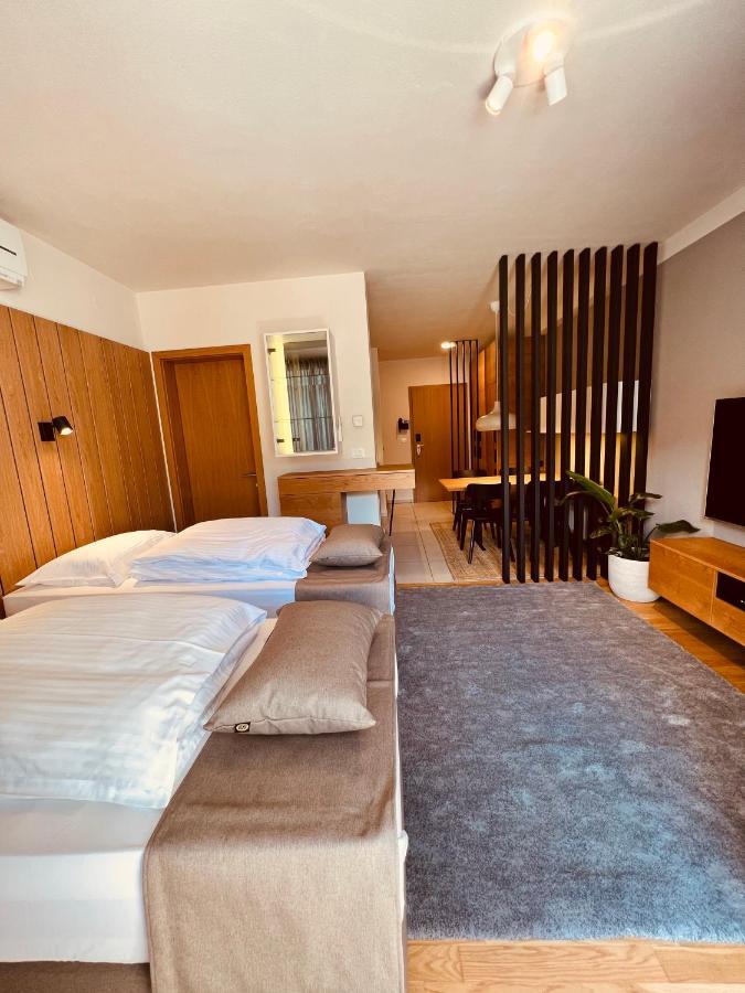 Na Vasi Restavracija In Prenocisca Hotell Škofja Loka Exteriör bild